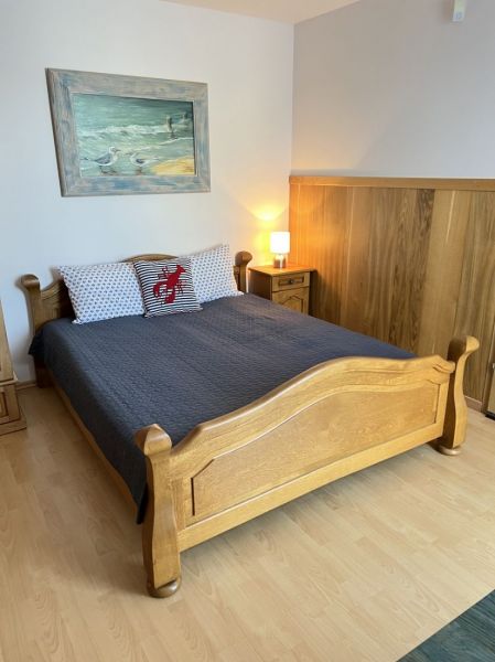 komfortowe łóżko w pokoju 2 osobowym Willa EDI Chłapowo